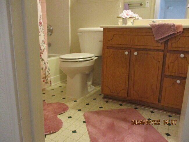 Building Photo - 165 Armadillo Ln