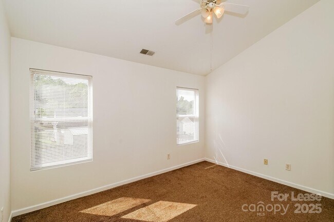 Building Photo - 734 Aberdeen Glen Pl