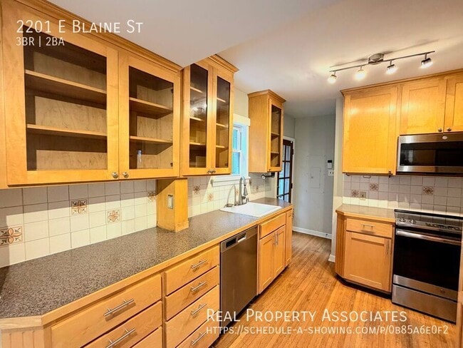 Building Photo - 2201 E Blaine St