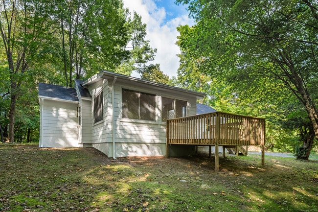 Building Photo - 316 Jinny Hill Rd