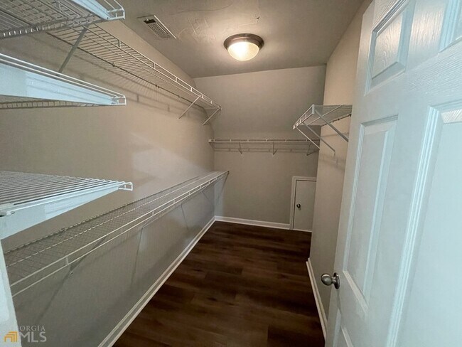 Building Photo - 79 Covington Terrace