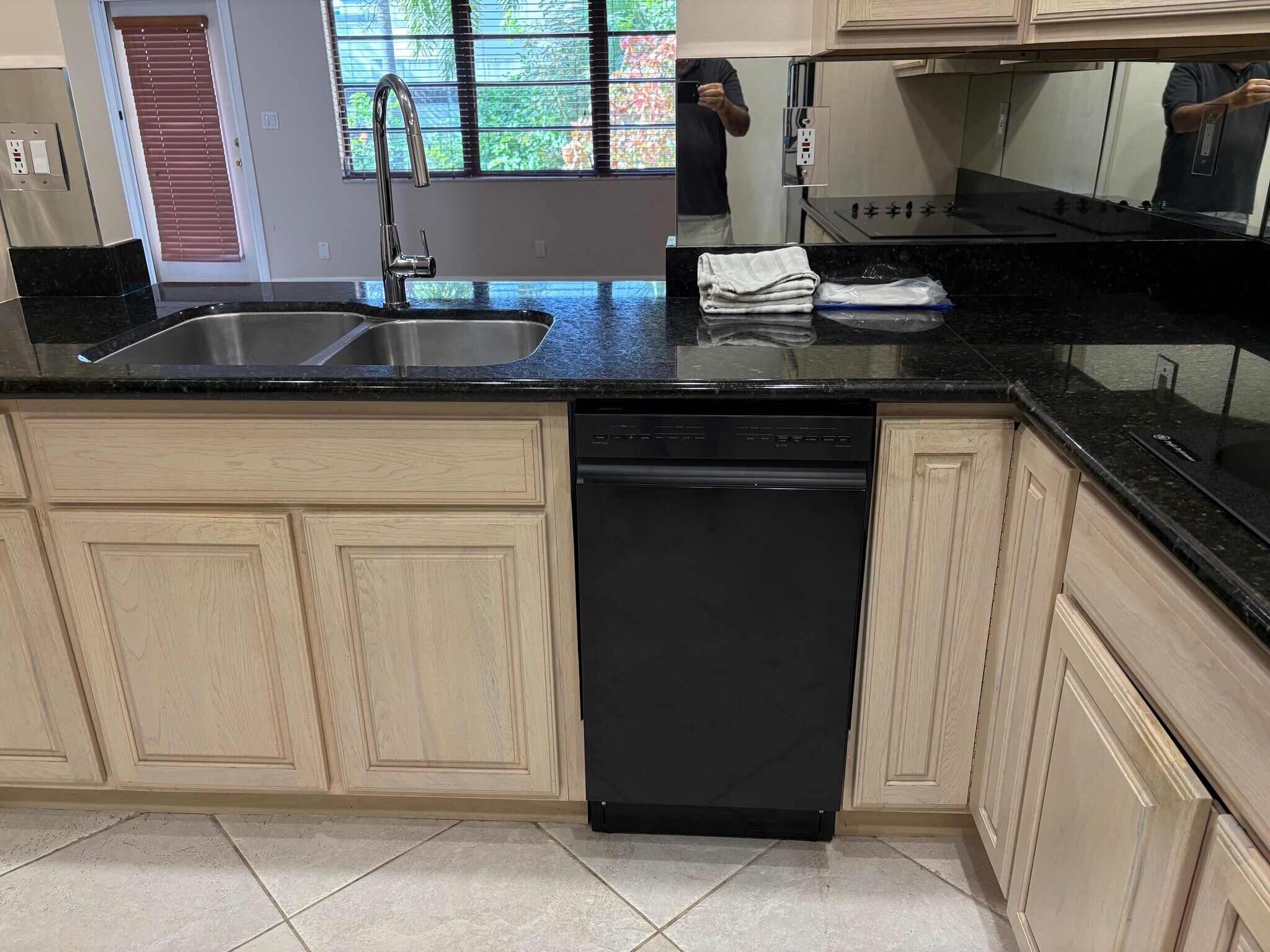 Building Photo - 3951 NE 17th Ave