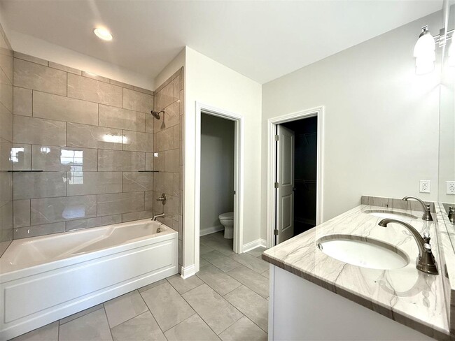 Building Photo - 5392 Peony Dr