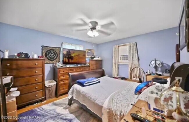 Building Photo - 400 Hemlock Dr