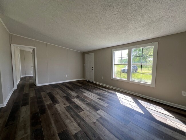 Building Photo - 253 Chicken Ln