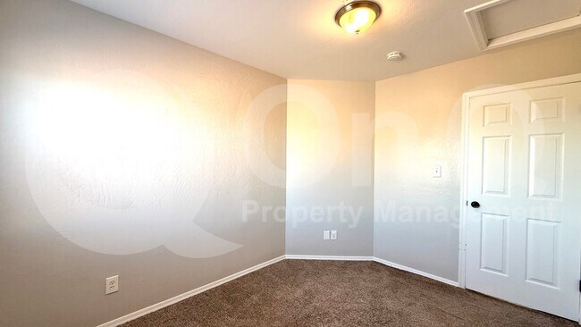 Building Photo - 14452 S 40th St