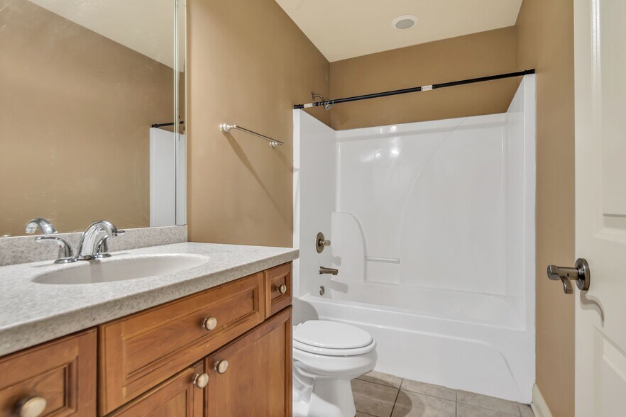 Building Photo - 4316 Summercrest Blvd