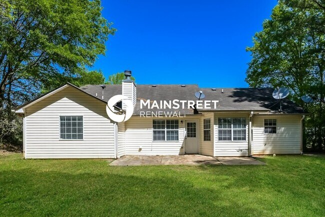 Building Photo - 3 Bedroom Pet-Friendly Home in Covington, GA with Main Street Renewal