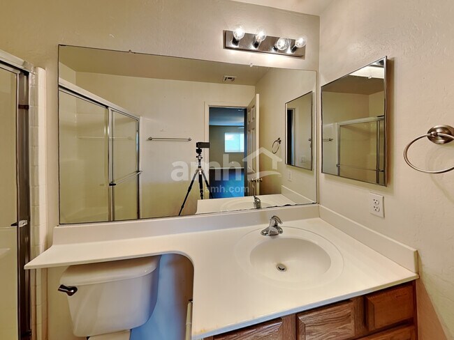 Building Photo - 2071 S 155th Dr