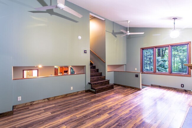 Building Photo - Private Home