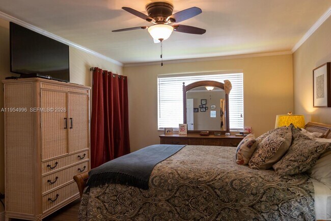 Building Photo - 2018 SE 27th Dr