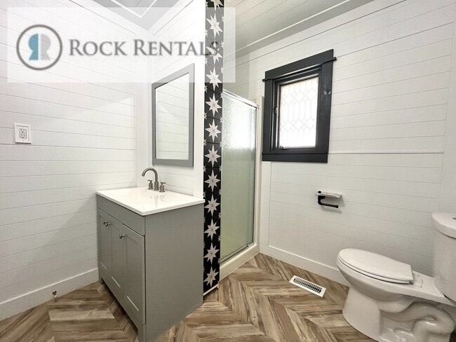 Building Photo - 3 Bed 2 Bath with a Basement Bonus Room