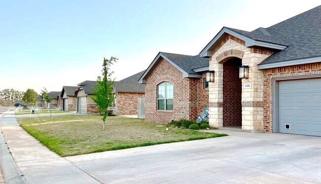 Building Photo - 2512 S County Rd