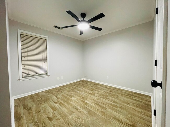 Building Photo - 2256 Lake Springs Ln