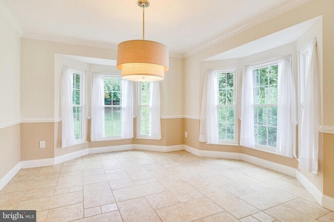 Building Photo - 6122 Bayliss Pl