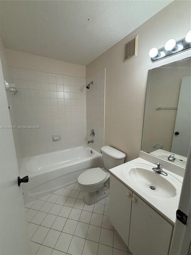 Building Photo - 1251 SE 27th St