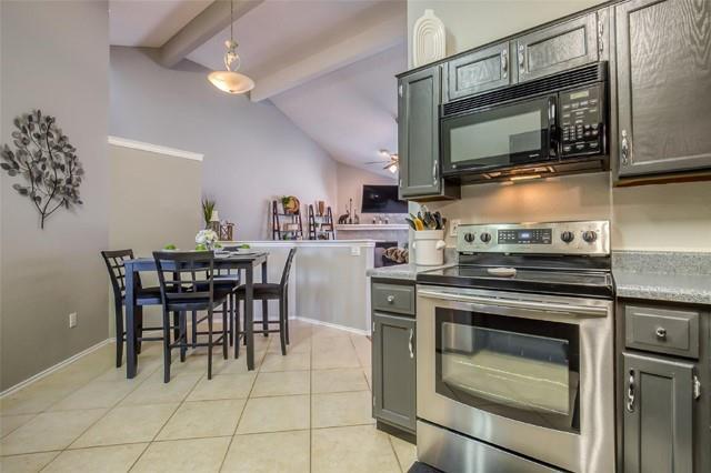 Building Photo - 1113 Oaklawn Ct