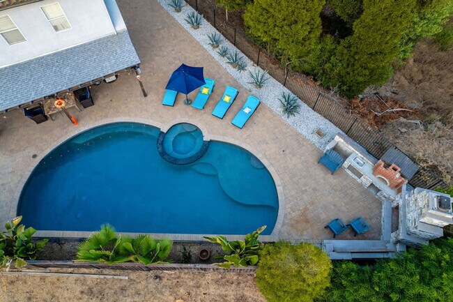 Building Photo - 1107 Shadowcrest Ln