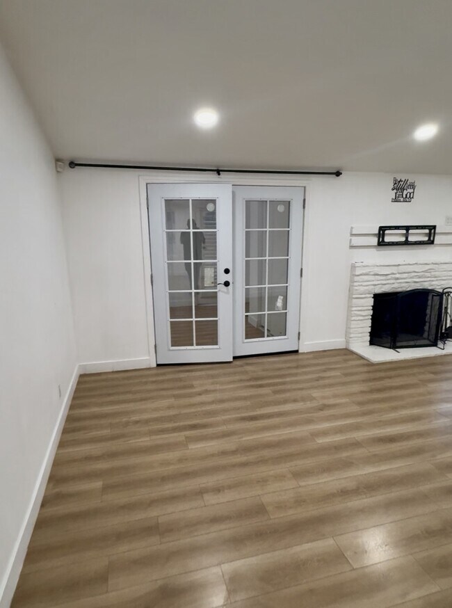 Building Photo - 2103 Avalon Ave