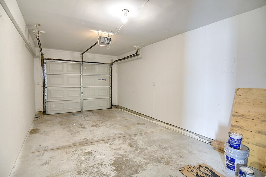 Building Photo - 354 Chadwick Pl