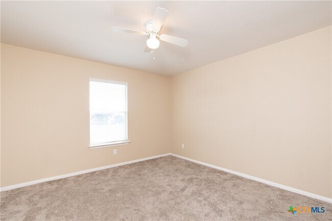 Building Photo - 413 E Orion Dr