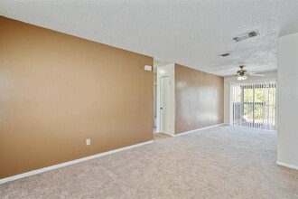 Building Photo - 221 Mary Lou Dr