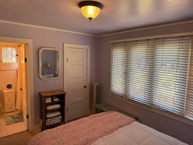 Building Photo - Private 1 bedroom home with pool and hot tub