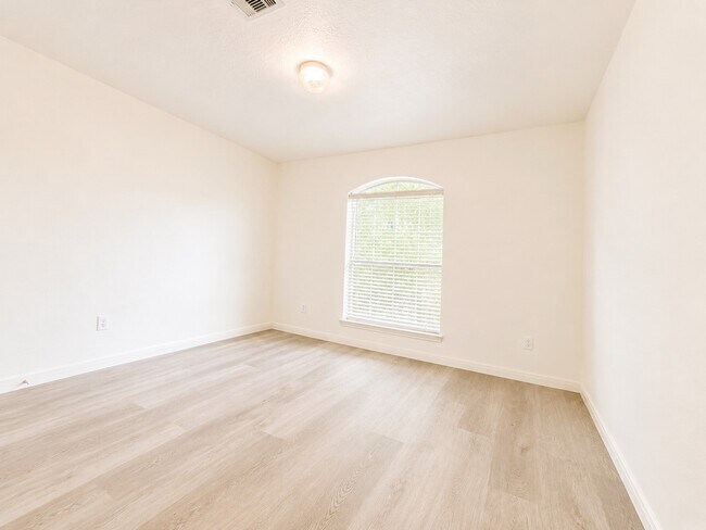 Building Photo - 7219 Brookville Ln