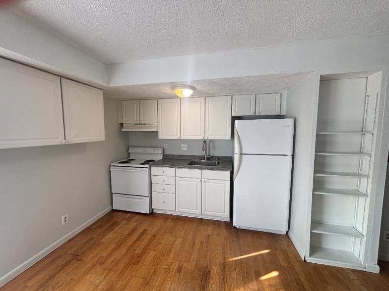 Building Photo - 3522 Kenbrooke Ct