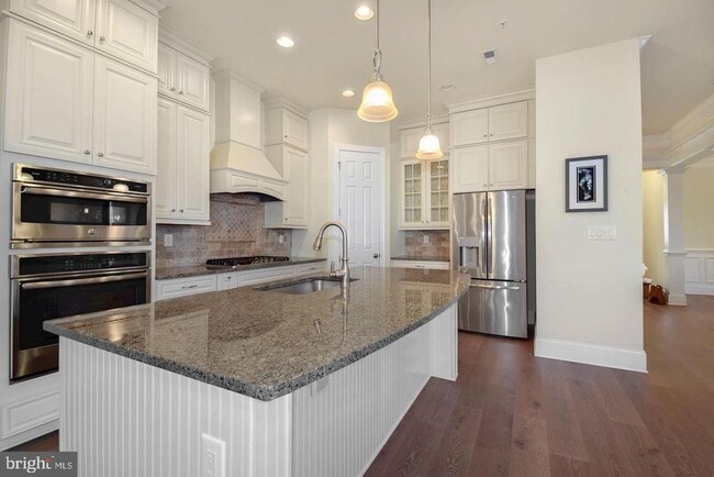 Building Photo - 71 Creekview Ln