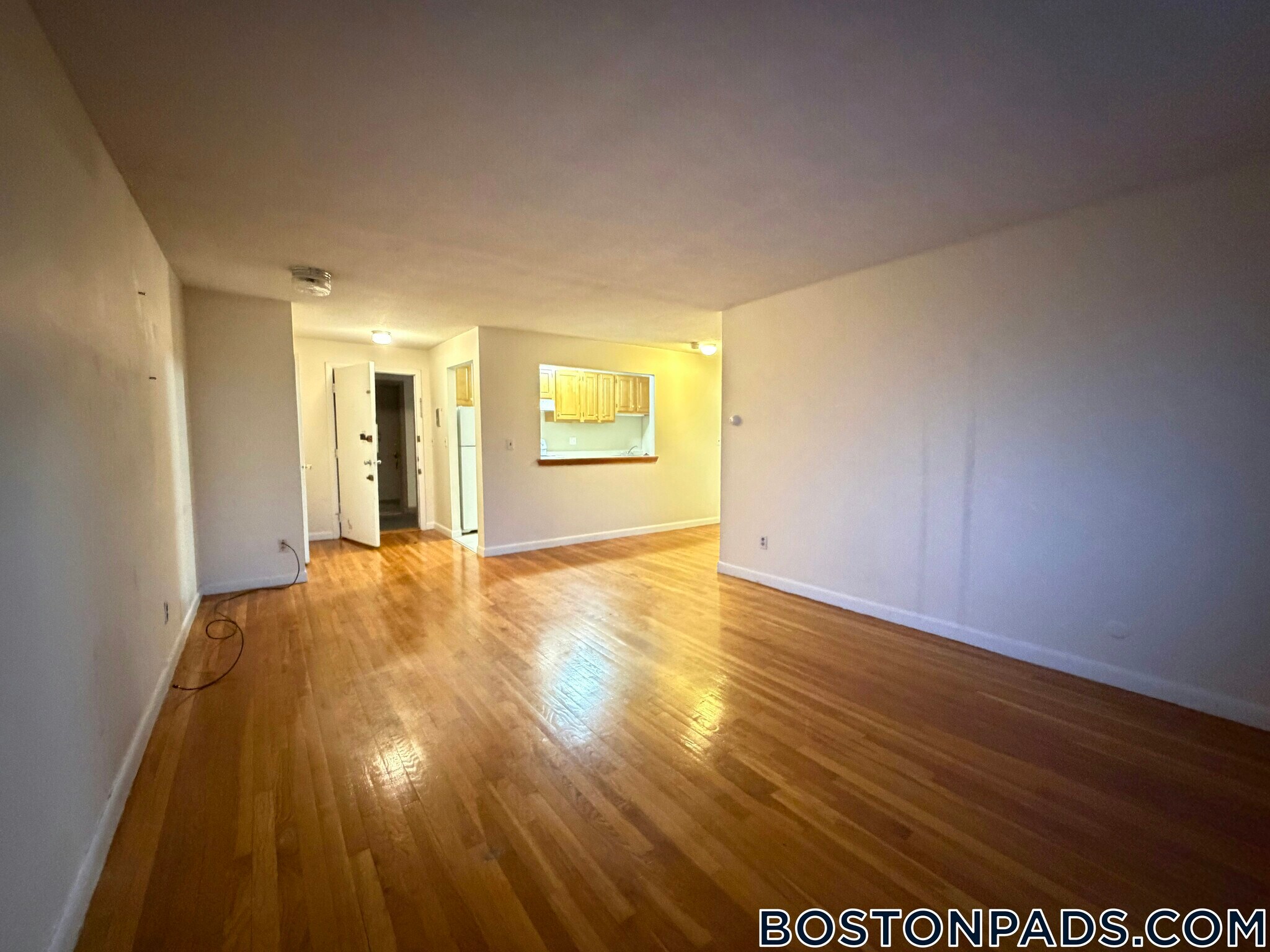 Building Photo - 122 Dustin St