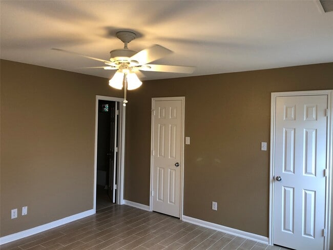 Building Photo - 19615 Hollington Dr