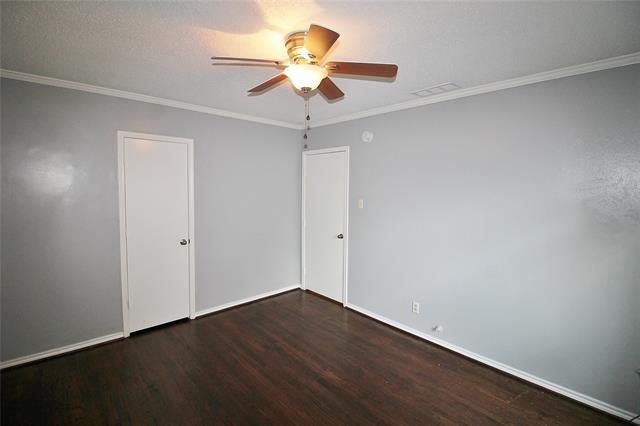 Building Photo - 1225 Lakeside Dr