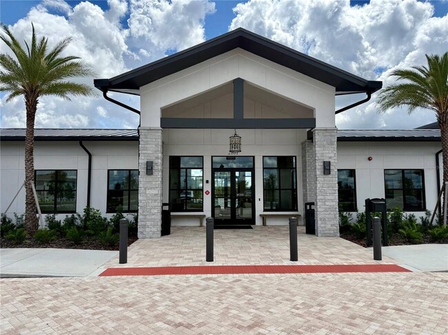 Building Photo - 2658 Armstrong Ave