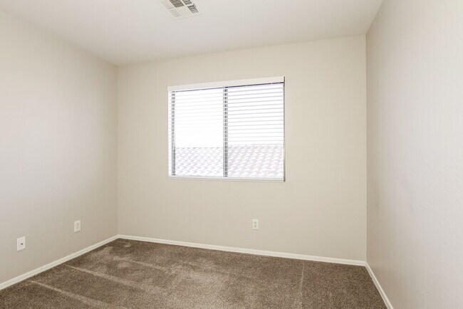 Building Photo - 23955 W Antelope Trail