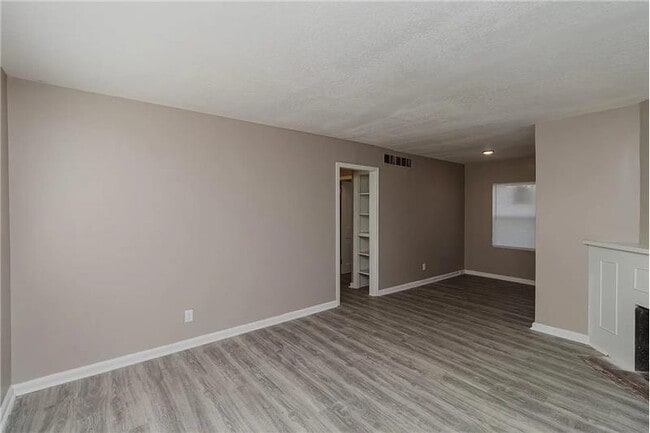 Building Photo - 919 N Piatt Ave