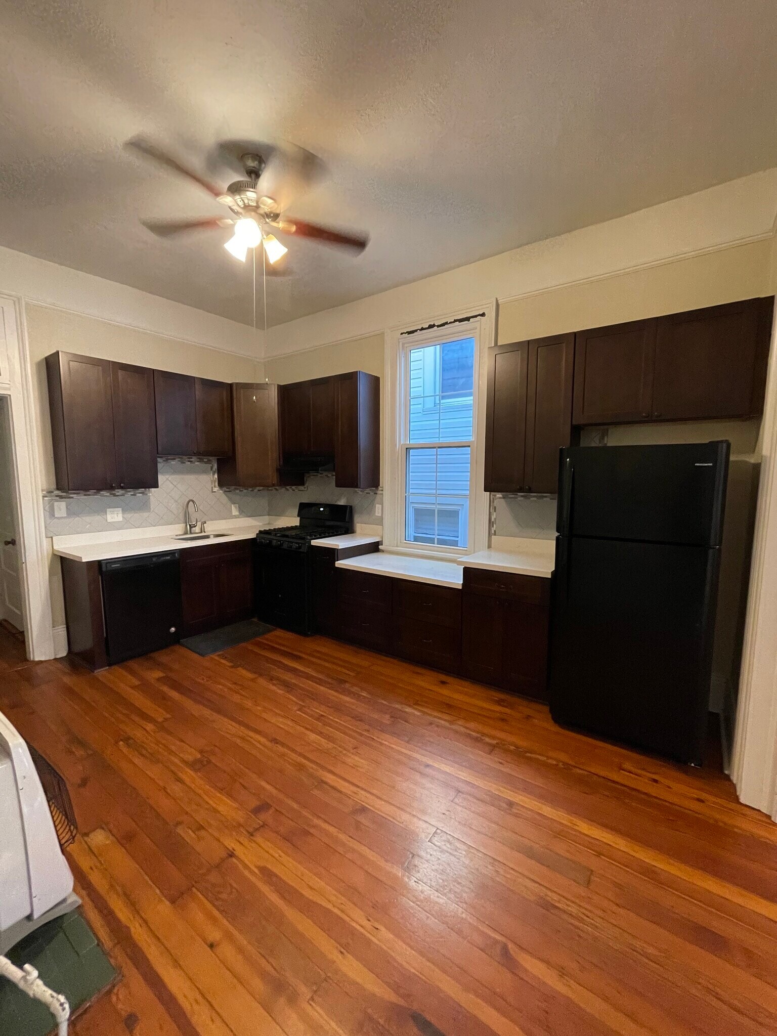 Kitchen - 2420 Jena St
