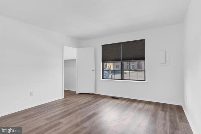 Building Photo - 21 Uxbridge Pl