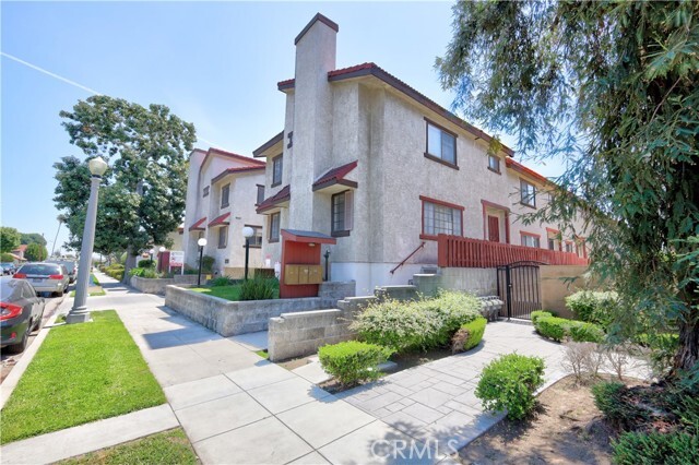 Primary Photo - 1290 Elm Ave