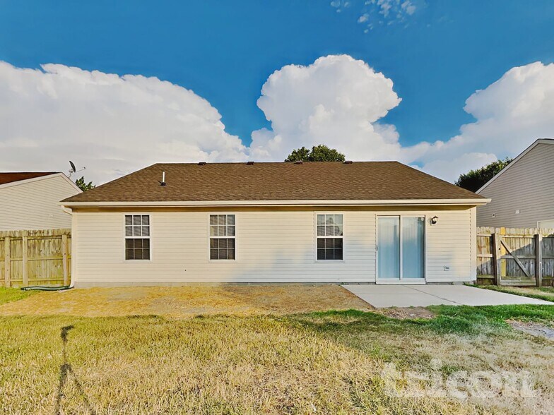 Building Photo - 7114 Harness Lakes Dr