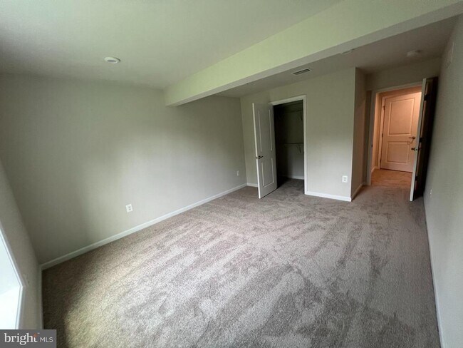 Building Photo - 5020 Birch Leaf Cir