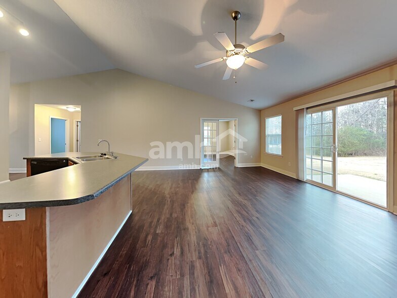 Building Photo - 230 Barberry Ln