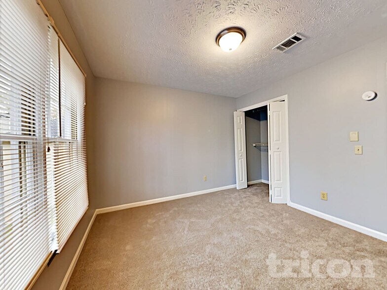 Building Photo - 5044 Rosemeade Ct