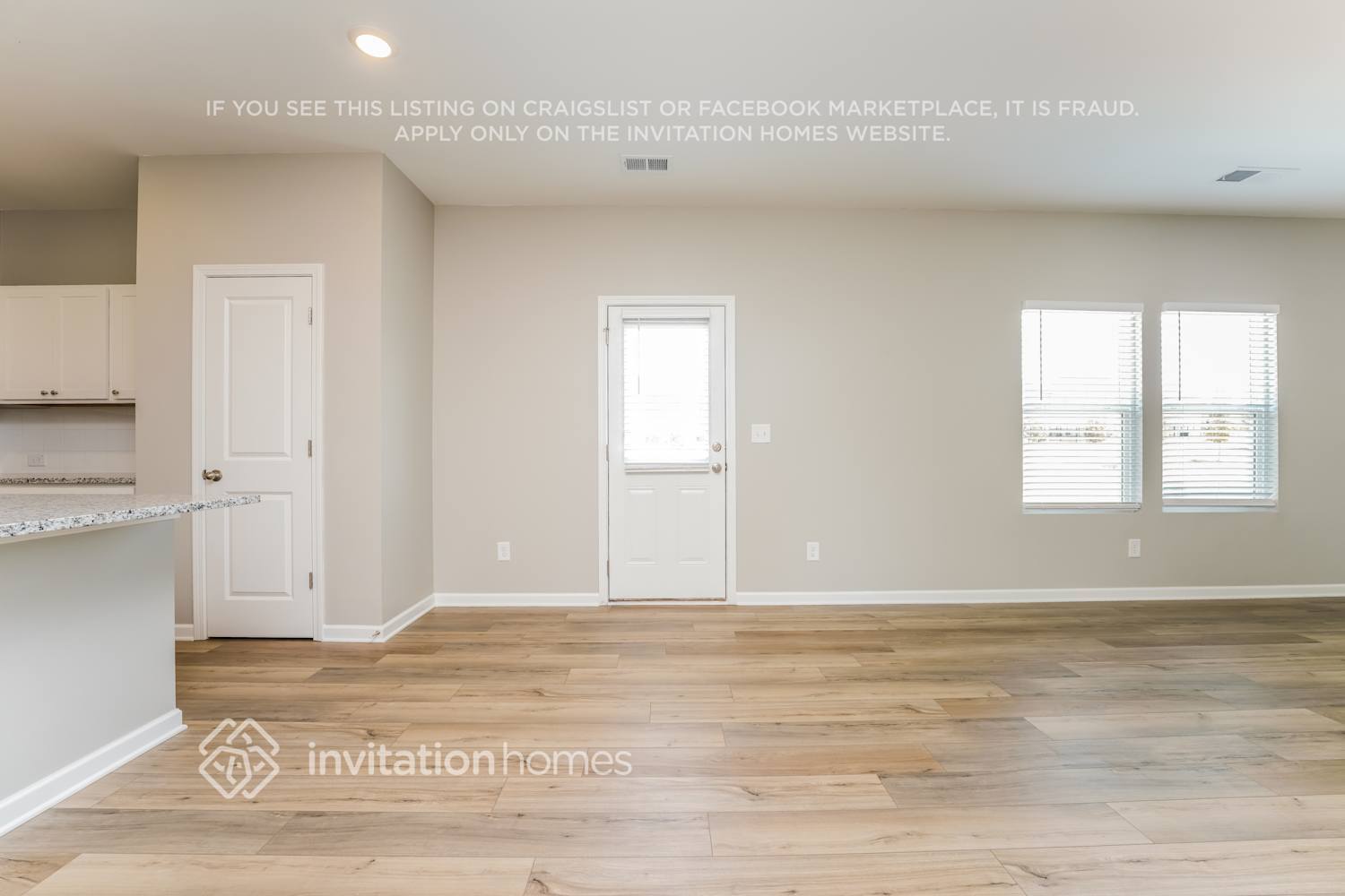 Building Photo - 2093 Boxwood Cir