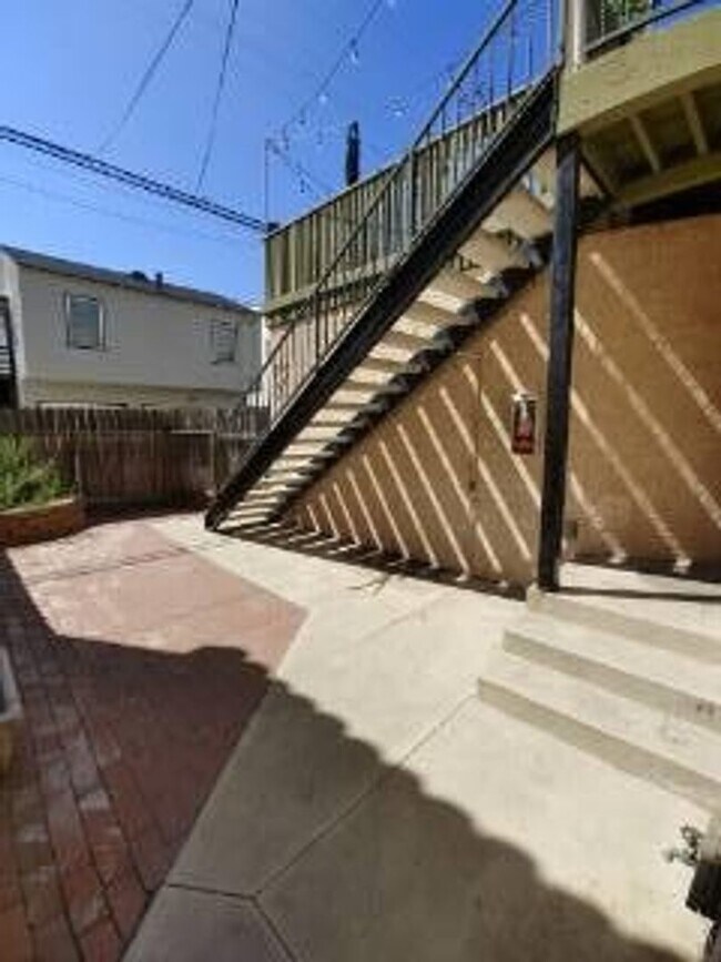 Building Photo - 169