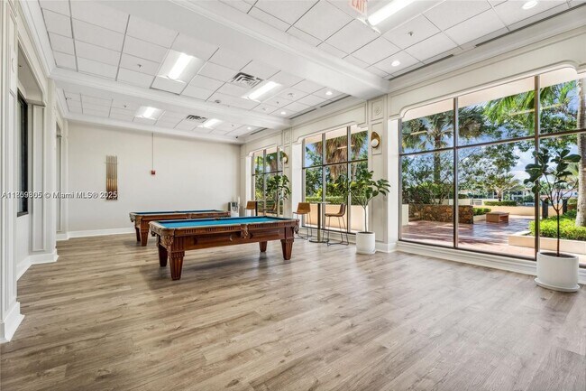 Building Photo - 5600 Collins Ave