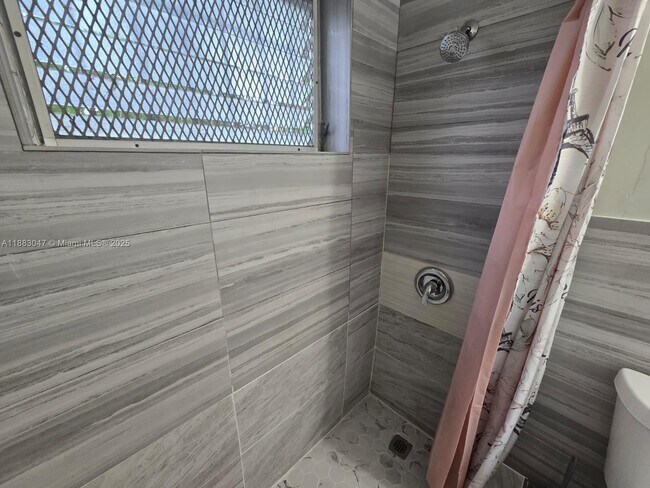 Building Photo - 71 NW 76th St