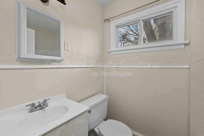 Building Photo - 62 Capitol Hill Dr