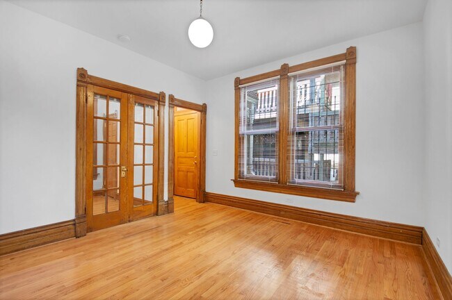 Building Photo - 859 W Fletcher St