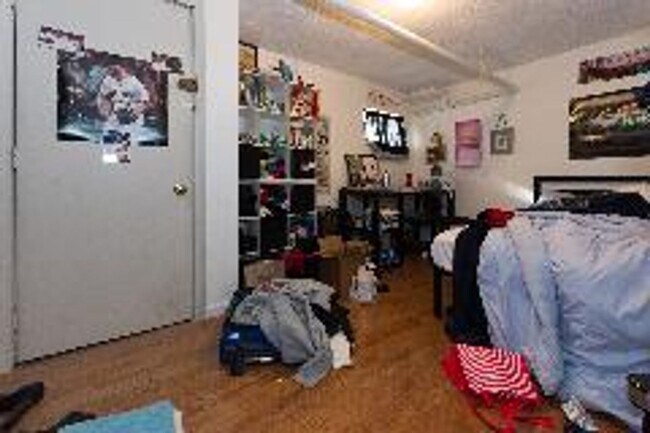 Building Photo - Renovated Brookline / BU Central Campus Ga...